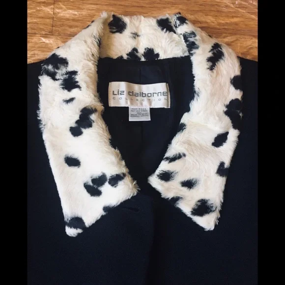 Liz Claiborne Wool Crepe and Ermine Trimmed Jacket w/ Covered Buttons - Size 10 - Picture 2 of 7